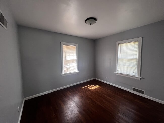 Photo - 2127 3rd Ave N