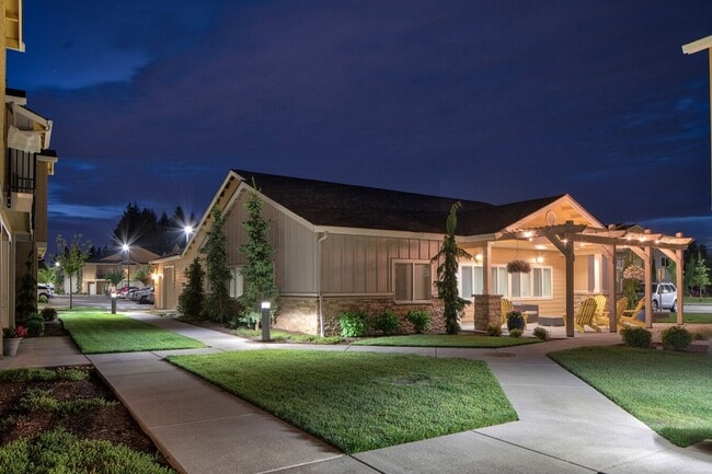 Clubhouse - Four Seasons Central