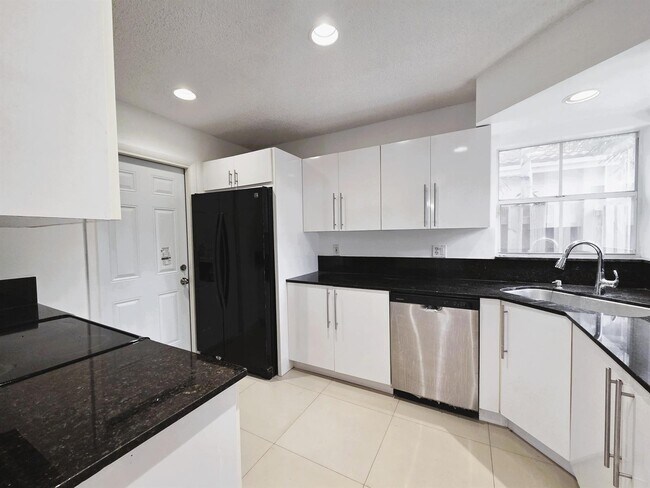 533 NW 47th Ave