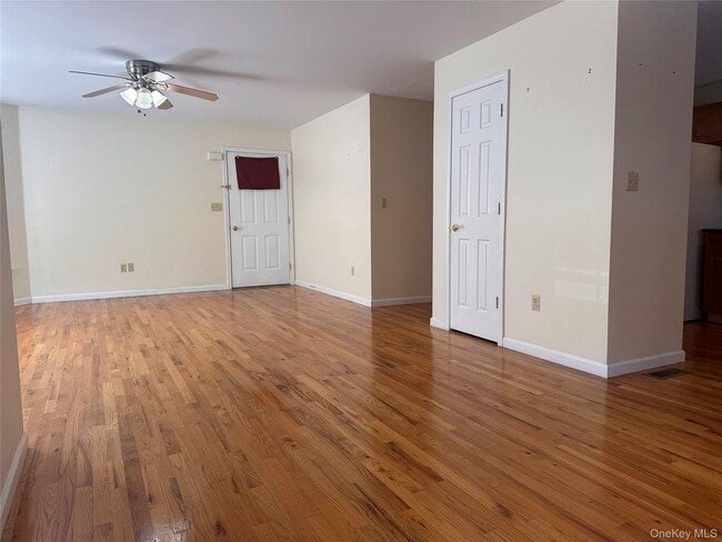 Photo - 105 N Montgomery St Unidad B1  3