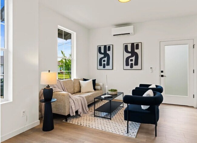 Photo - *MOVE-IN SPECIAL*  St. Johns New Build Townhouse - Bright and Spacious End Unit 2 Bedroom with A/...