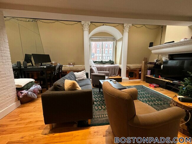 Photo - 113 Beacon St Unit 6F