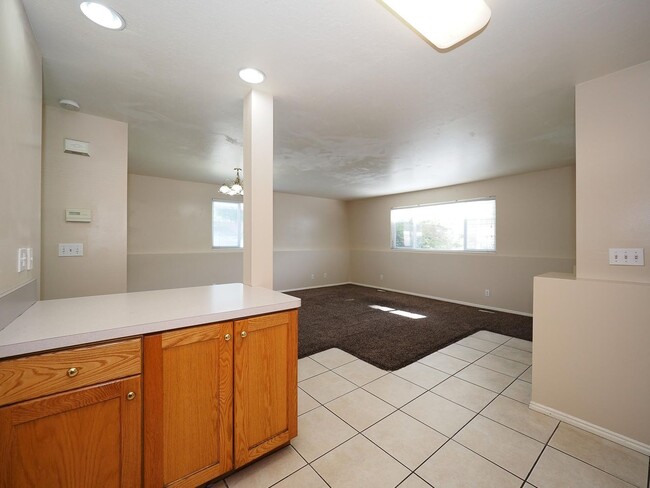 1445 S Monroe Blvd Unit 4