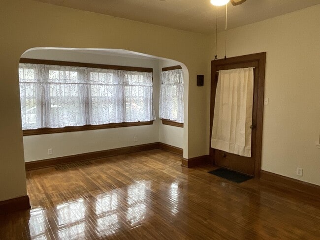 Photo - 811 Columbia Ave