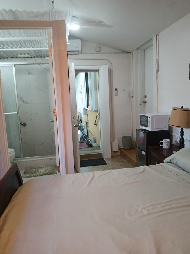 Building Photo - 525 Westward Dr