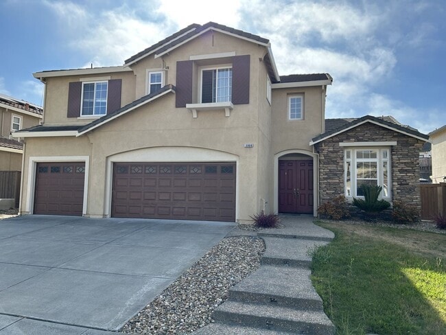 Building Photo - Fabulous Well Kept 4 Bedroom, 3.5 Bath, 32... Rental