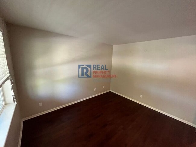 Photo - 572 Gallegos Cir
