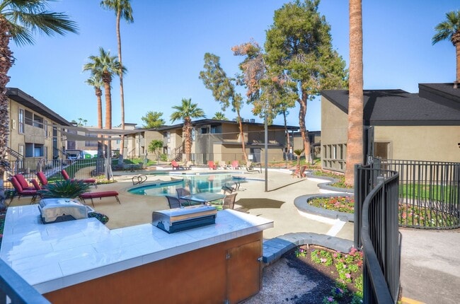 Building Photo - The Vue on Camelback Rental