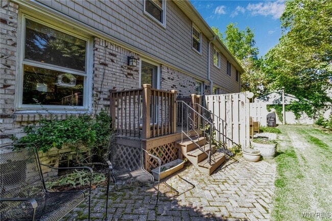 Photo - 666 W Ferry St