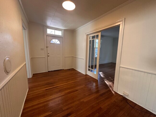 Photo - 805 N Buchanan Blvd