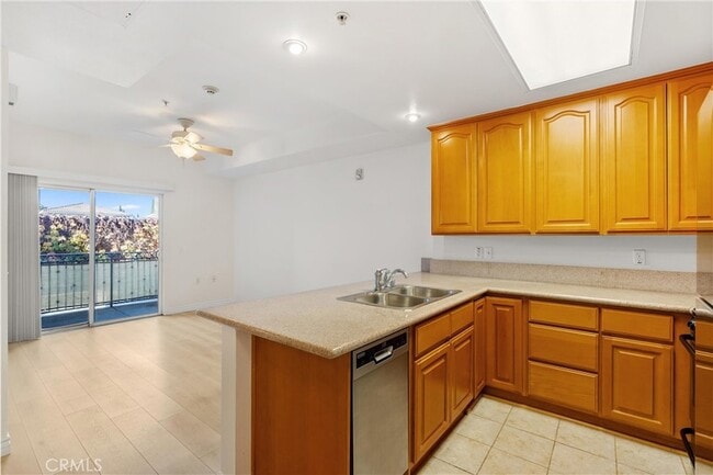 Photo - 17888 Alburtis Ave Unidad A102-2