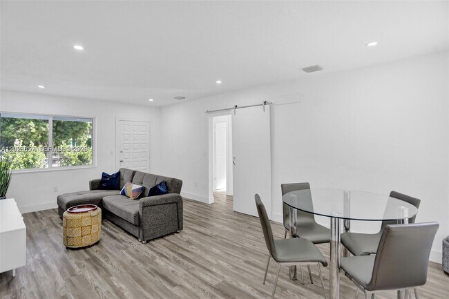 Photo - 236 NW 42nd St