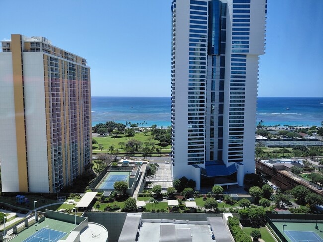 Building Photo - 1189 Waimanu St Unit 2204