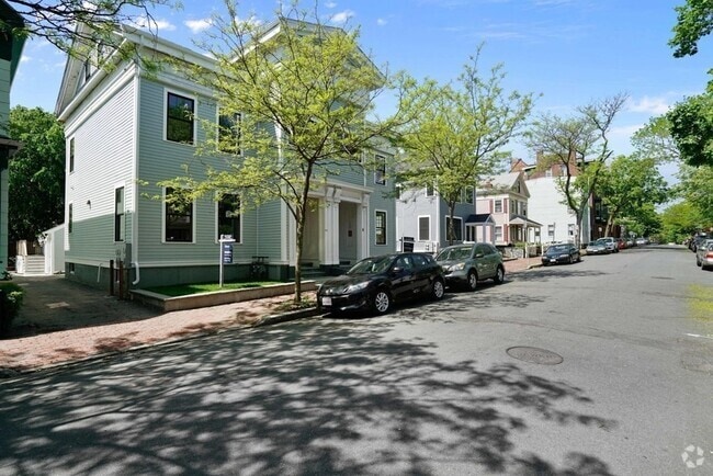 Building Photo - 68 Otis St Unit 2 Rental