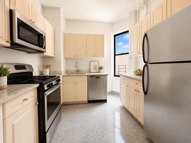 Photo - West 171st Street Unidad 25