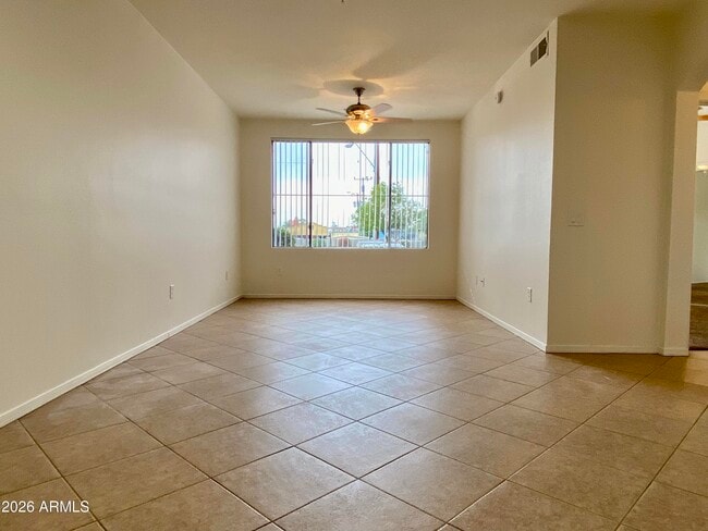Photo - 1701 E Colter St Unidad 185