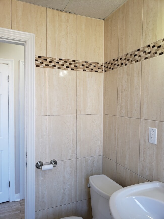 Photo - Newly renovated , large bright unit in a very quiet residential area Unit 4