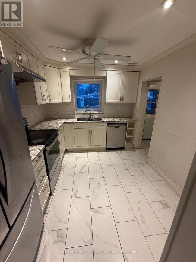 Photo - 2052 Churchill Ave