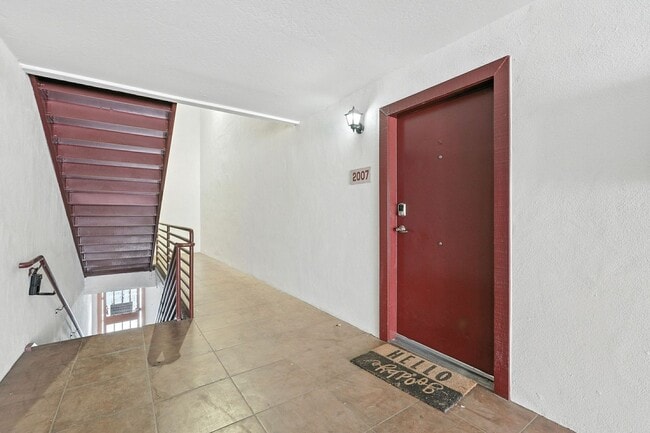 Photo - Walking Distance to ASU! Unit 2007