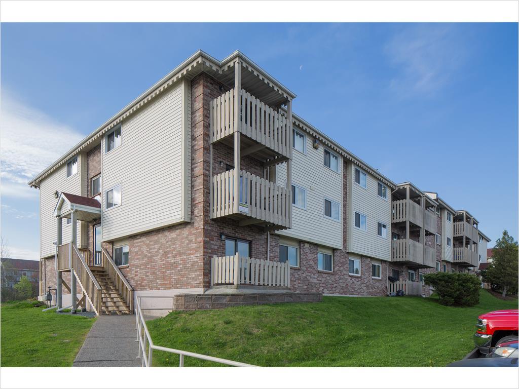 17 Highfield Park Drive - 17 Highfield Park Drive