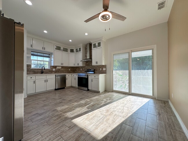 Photo - 309 Kindinger Rd