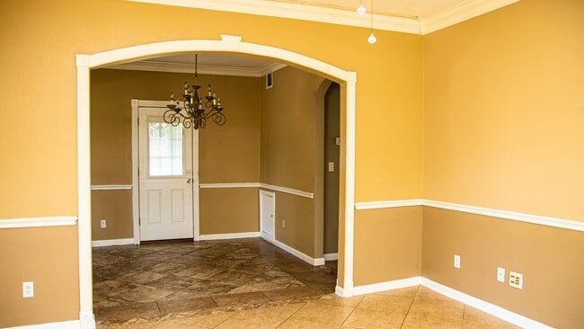 Photo - 1513 Scarborough Ln House