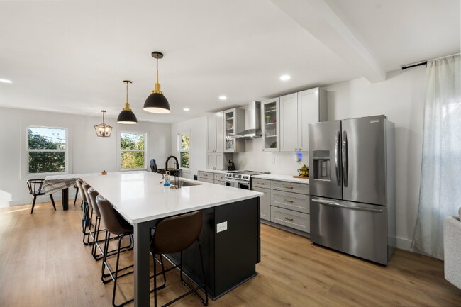 Photo - 2212 Weyland Ave