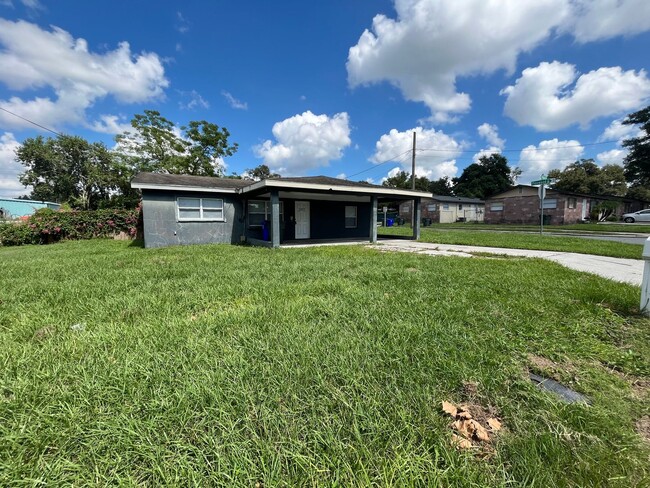 Cozy home located in Lakeland - Cozy home located in Lakeland