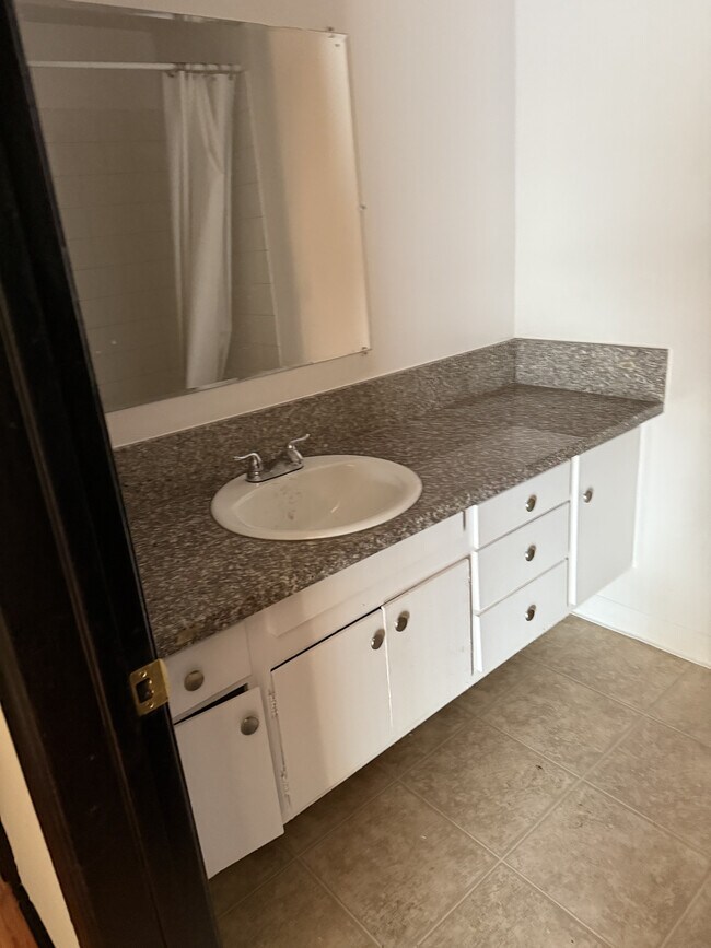 Photo - 8211 Owensmouth Ave