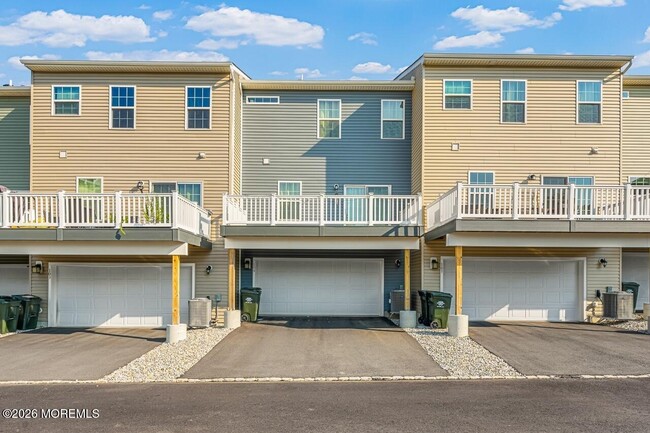 104 Midland Ave