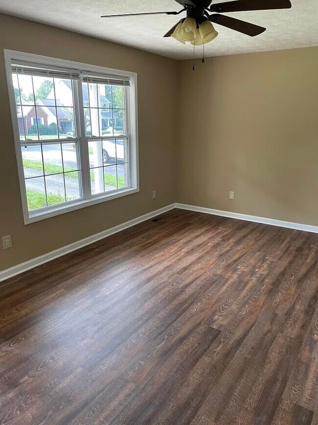 Photo - 928 Nottingham Dr