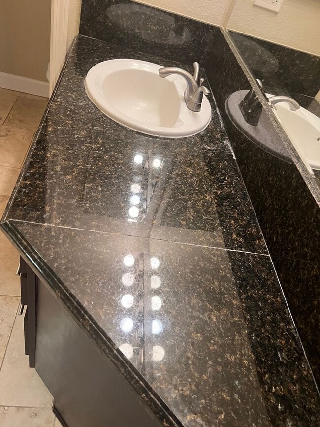 Photo - Luxury Condo in Natomas! Unidad 1312