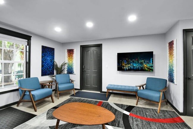 Building Photo - 621 NE 28th St Rental