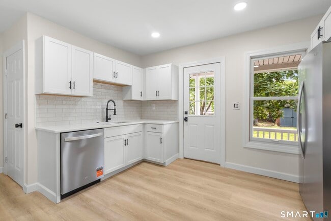 122 Union Ave