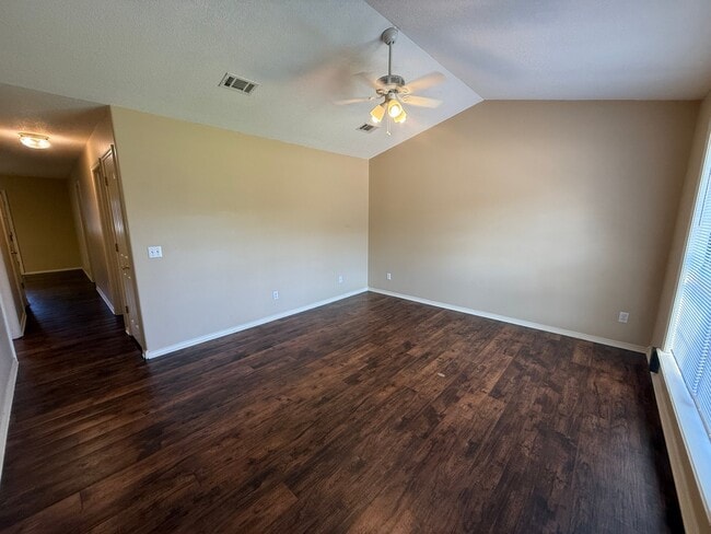 Photo - 2618 W C St