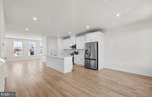 Photo - 127 Heyford Dr