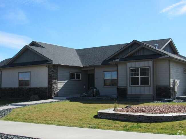 Building Photo - Stunning Westside Home