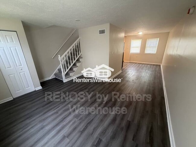 Building Photo - 2067 Larkhall Rd