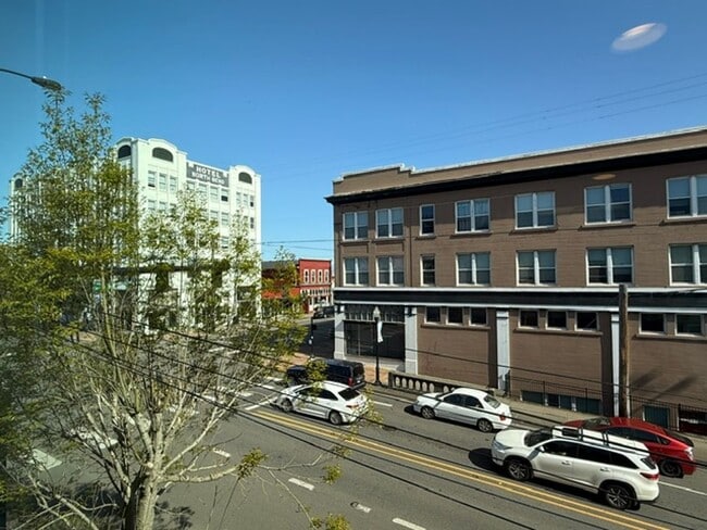 Photo - 9996 - Procurement Properties Unit 661 Virginia Ave, Apt. #1