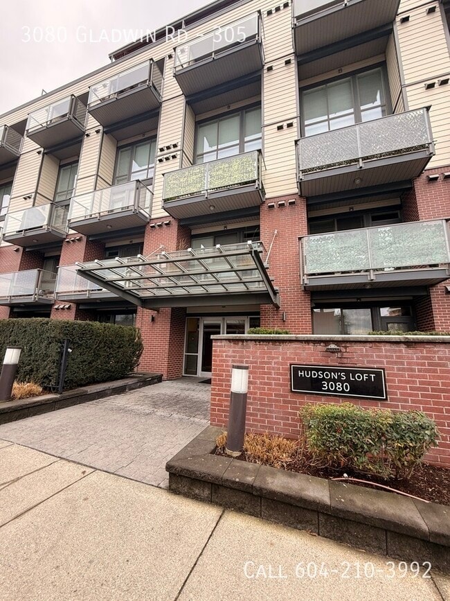 Building Photo - One Bedroom Loft Unit 305