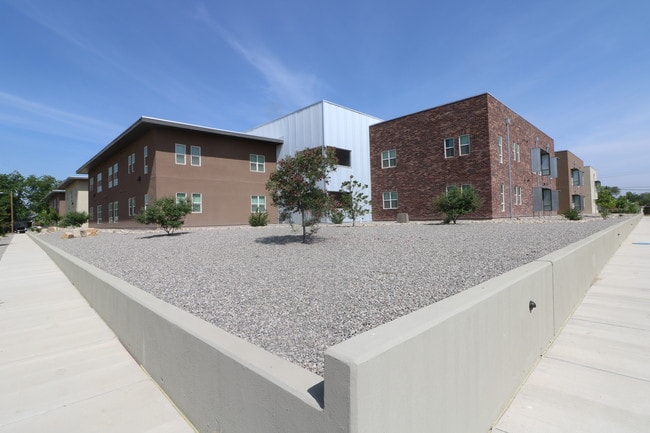 Artesia, New Mexico Apartments - Roselawn Manor