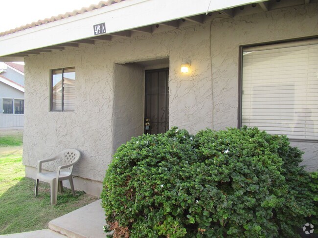 Building Photo - 2 Bedroom / 2 Bath Duplex in Gilbert! Rental