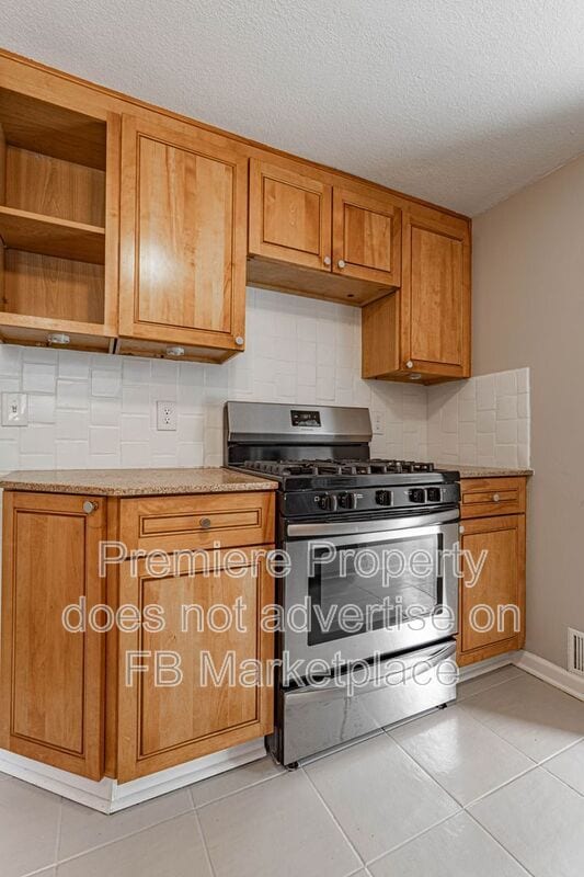 Photo - 7826 Summit St