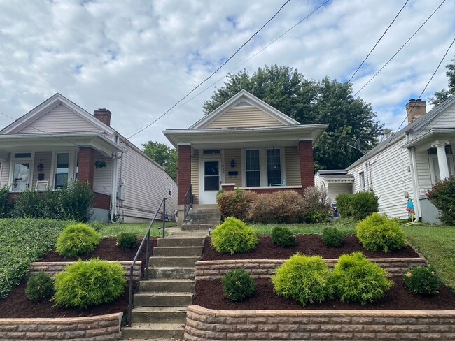 Adorable 2 bedroom 1 bathroom Germantown S... - Adorable 2 bedroom 1 bathroom Germantown S... House