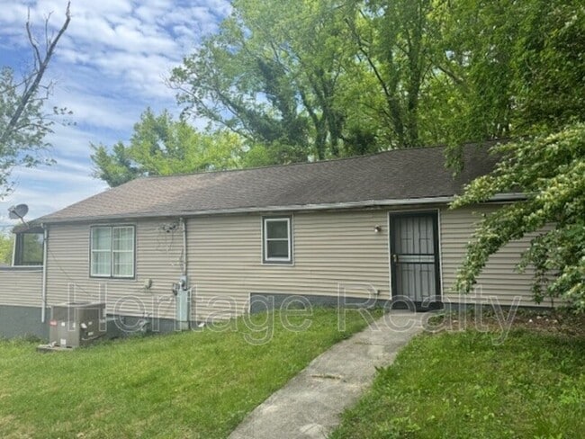 Building Photo - 2400 Center Ave SE