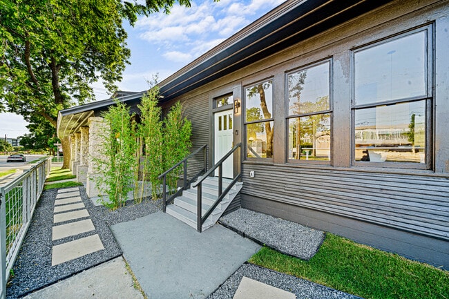 Photo - 540 Adams St