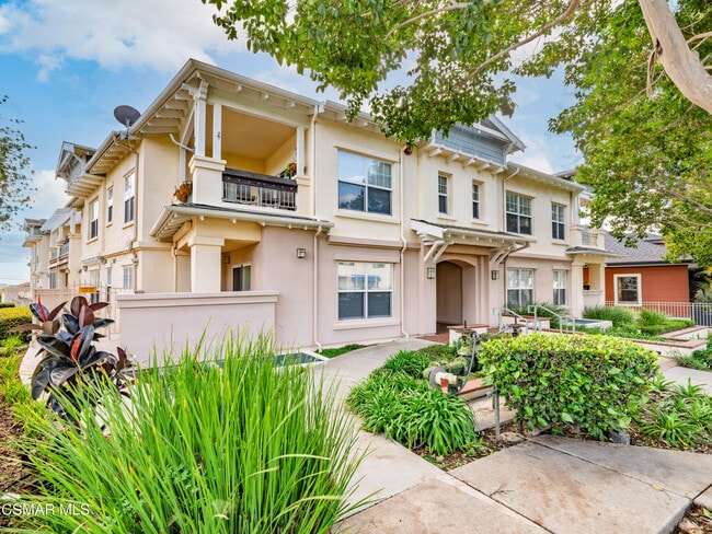 Building Photo - 1256 E Main St