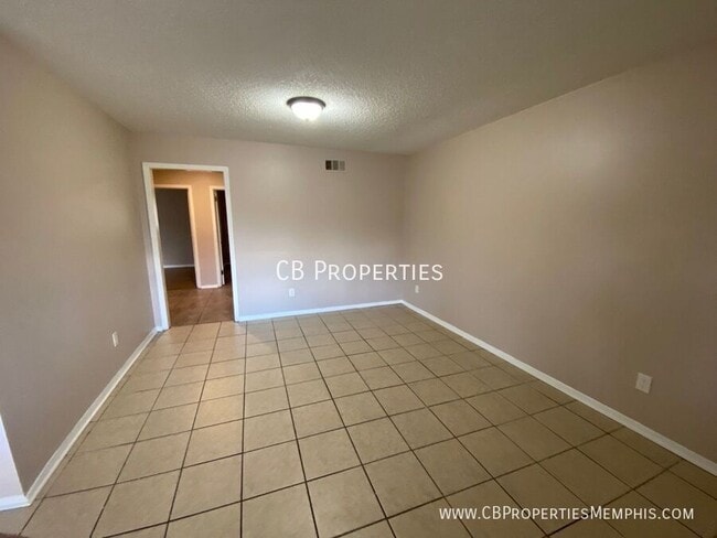 Photo - 1317 Halcomb Ln