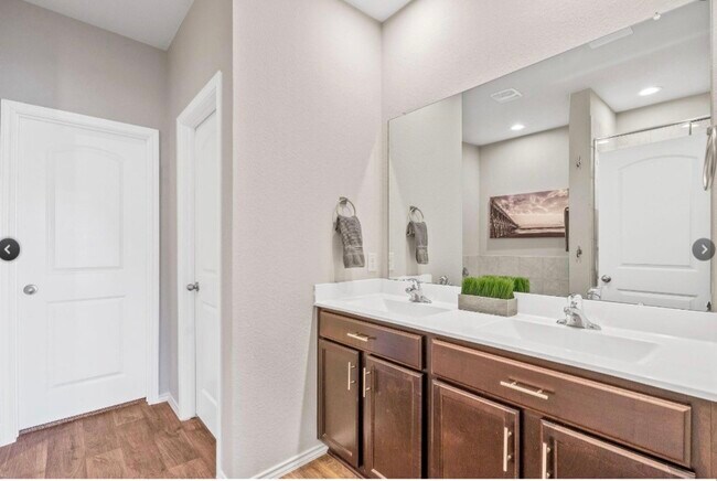 Photo - 14117 Redwood Forest Trail