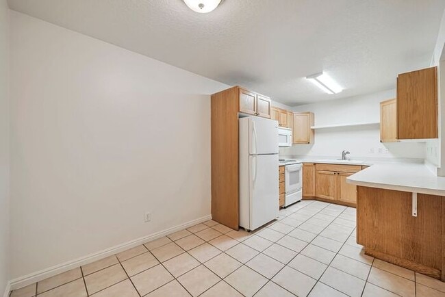 Photo - Darling Ground Floor Stonebrook Condo